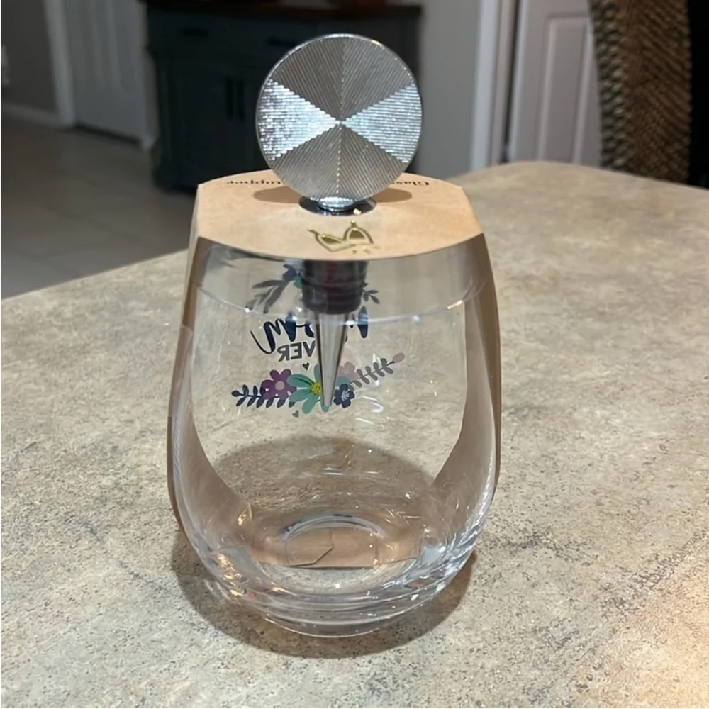 Best Mom Ever, I Love you Mom, Mother’s Day 20 oz Glass With Bottle Stopper NEW